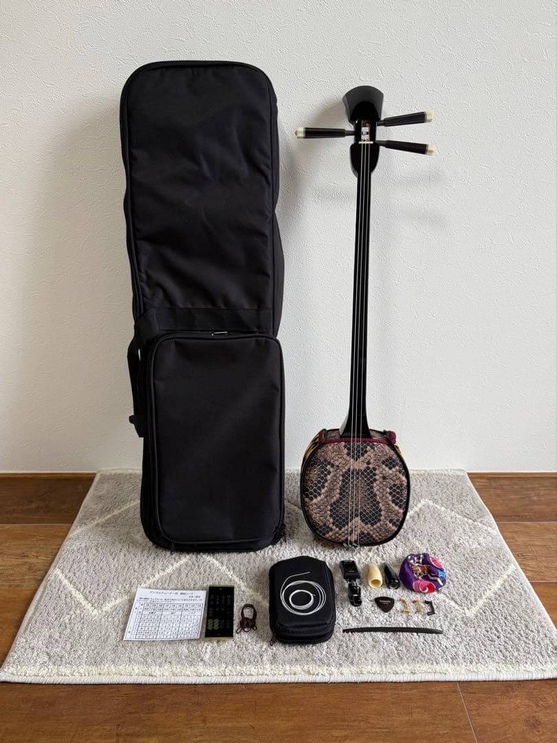 ASOVIVA アソビバ　三線セット 沖縄 消音ウマ付き　カラクイ3本新品