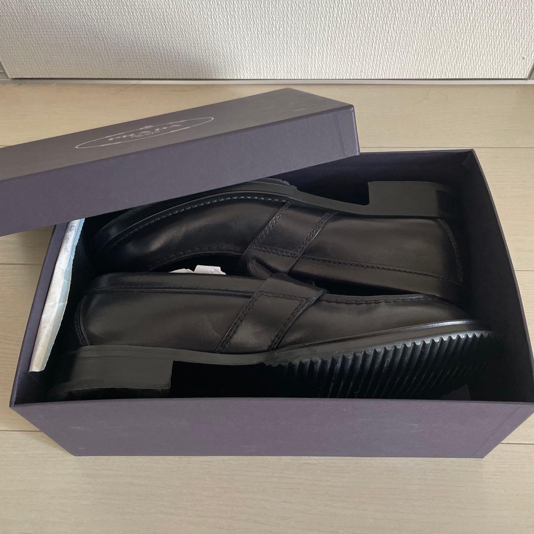 pradaローファー