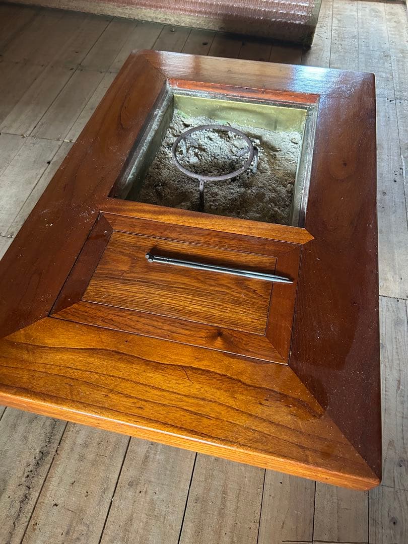 囲炉裏付き木製座卓