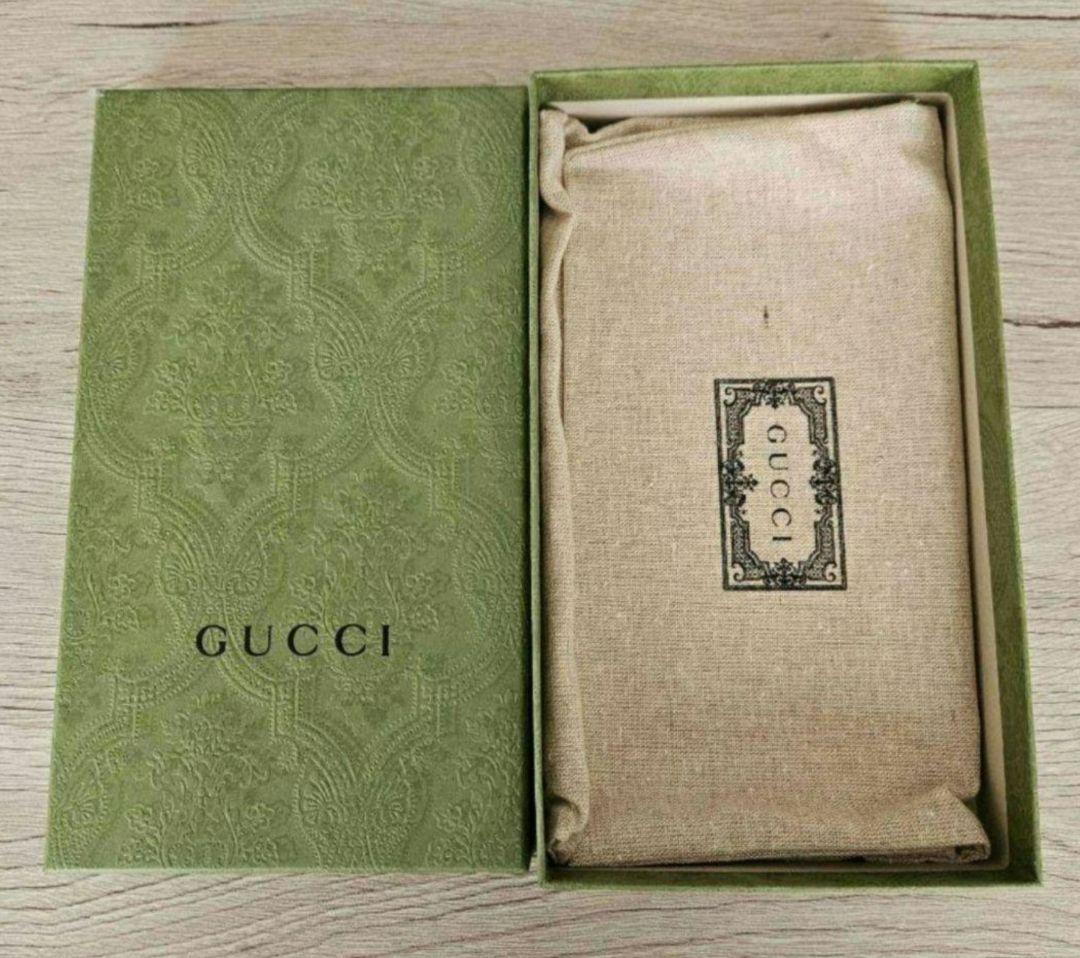 GUCCI　グッチ iPhone15 手帳型ケース