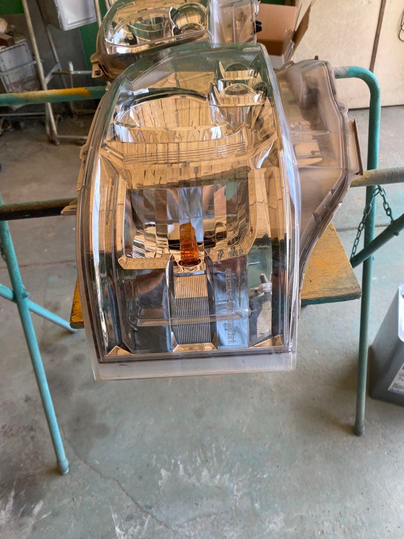 200系 ハイエース 5型 6型 純正 LED ヘッドライト コンピューター付