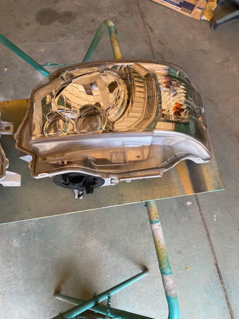 200系 ハイエース 5型 6型 純正 LED ヘッドライト コンピューター付