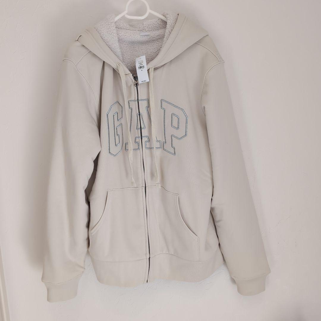リラックスフィット GAPロゴ 裏ボア ジップアップパーカー