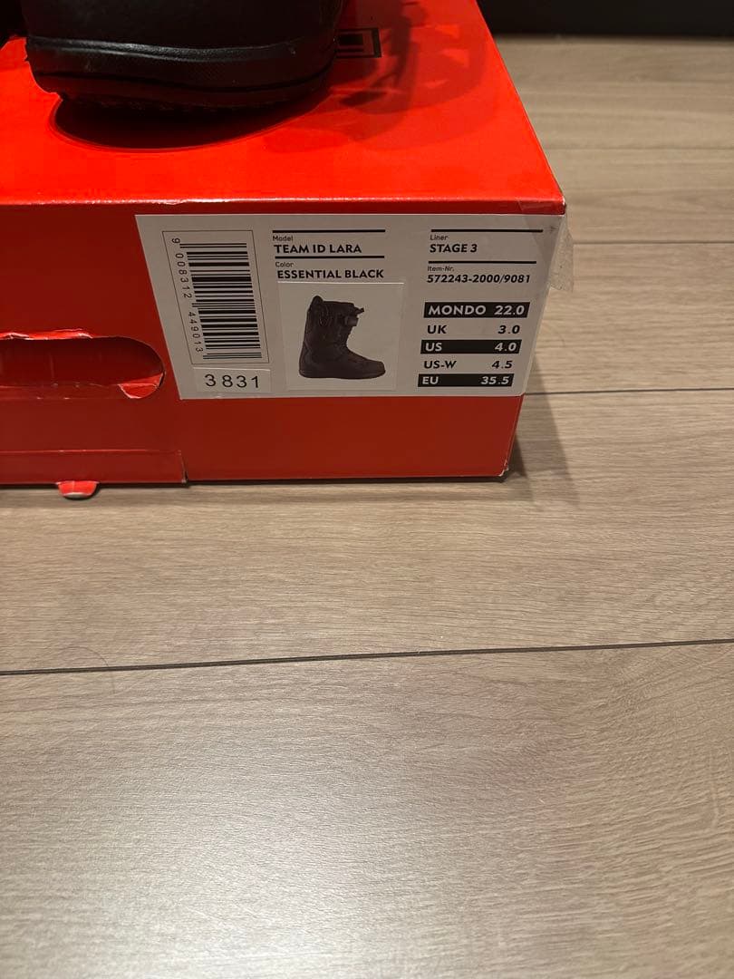 スノーボード DEELUXE TEAM ID LARA