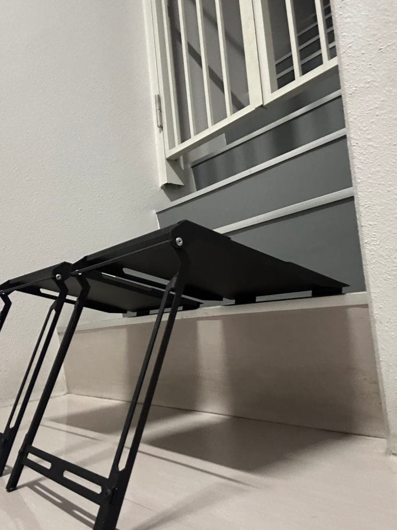 折りたたみ式黒テーブル2台セット