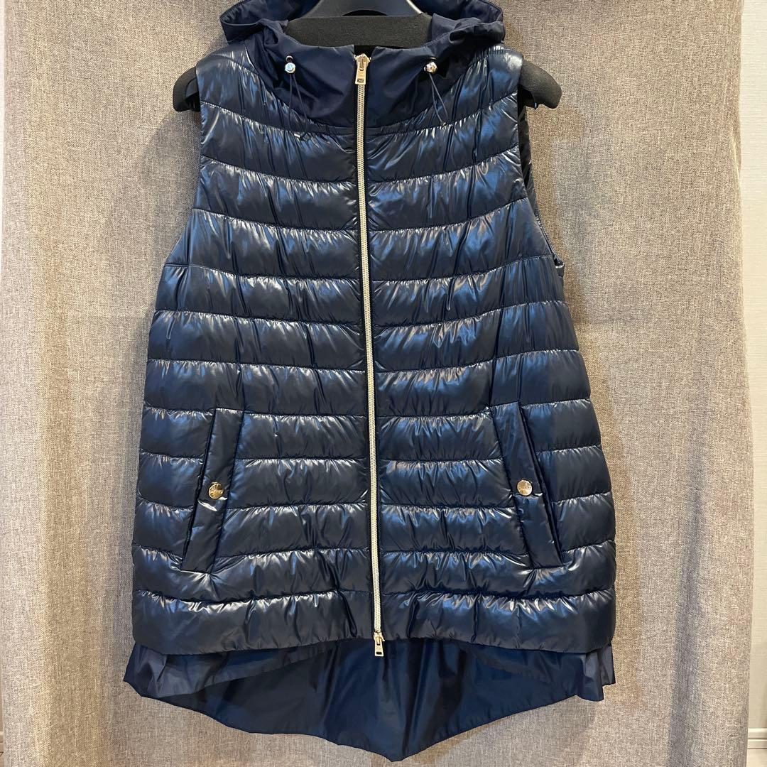HERNOネイビー フード付きダウンベスト☆
