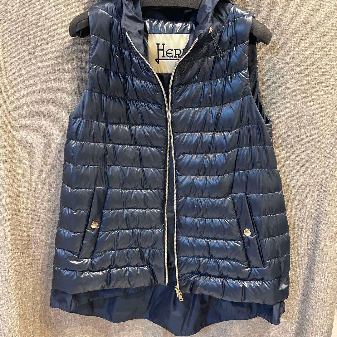 HERNOネイビー フード付きダウンベスト☆