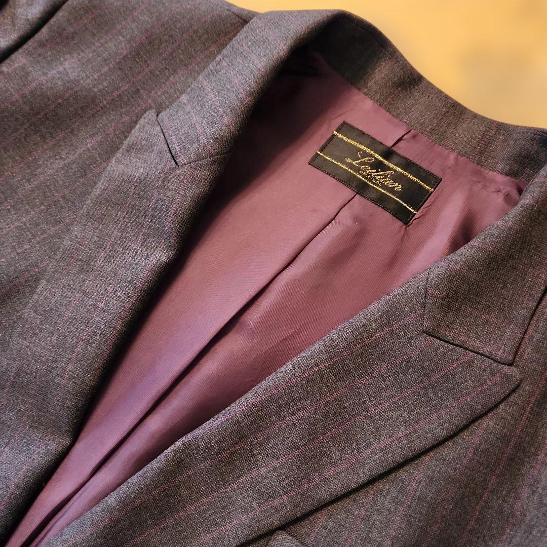 新品、未使用、レリアン、イタリア製 ストライプ テーラードジャケットスーツ。