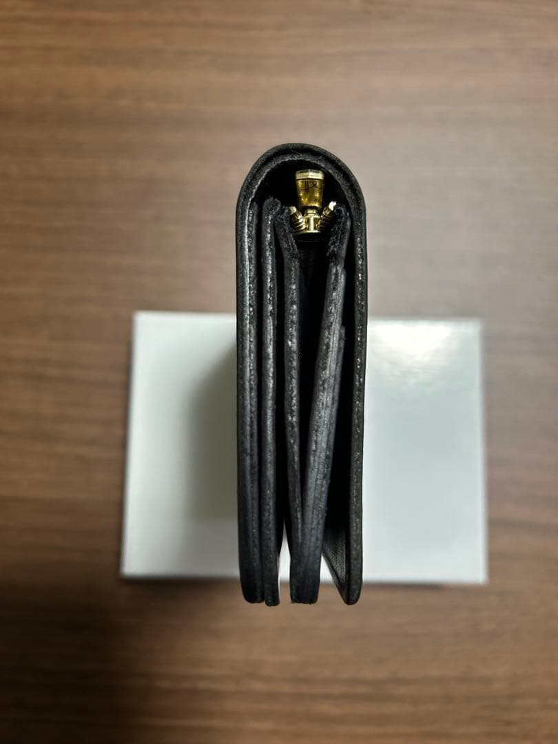 formeShort walletフォルメ黒 レザー 二つ折り財布