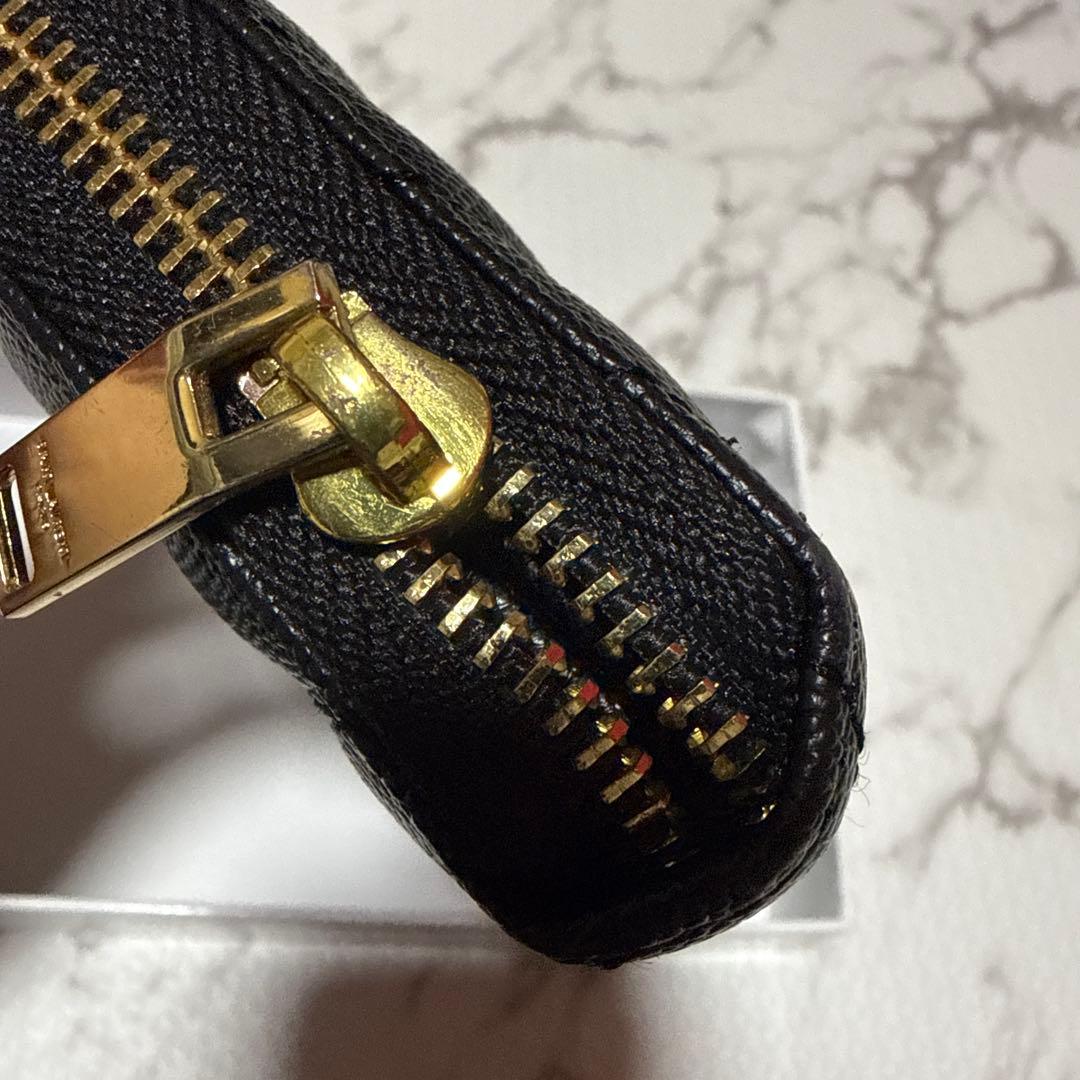 Yves Saint Laurent ブラック長財布 箱付き