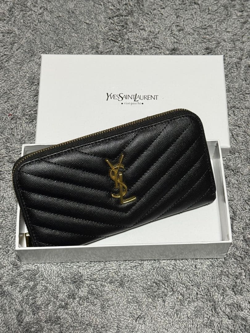 Yves Saint Laurent ブラック長財布 箱付き