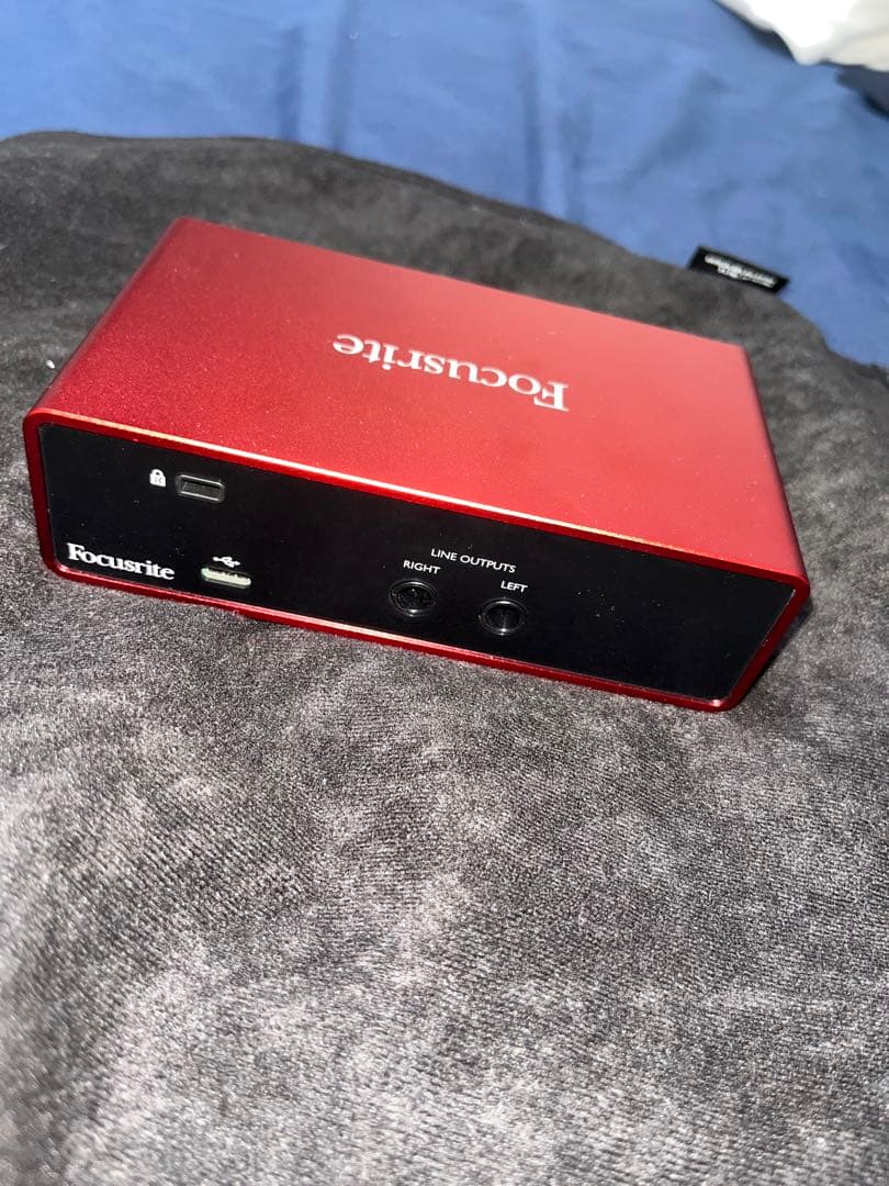 Focusrite Scarlett オーディオインターフェイス