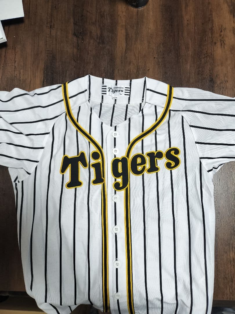 阪神タイガース　レプリカユニフォーム　SSサイズ