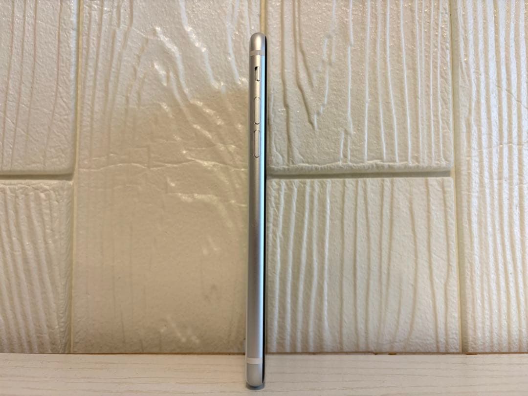 Apple iPhone SE 第3世代 64GB スターライト　ホワイト　白