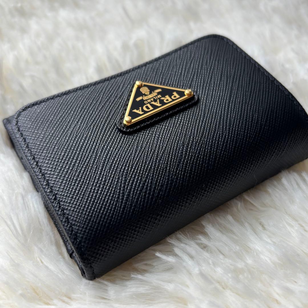 y◇未使用級/現行✨プラダ 三つ折り財布 三角ロゴ ブラック サフィアーノ