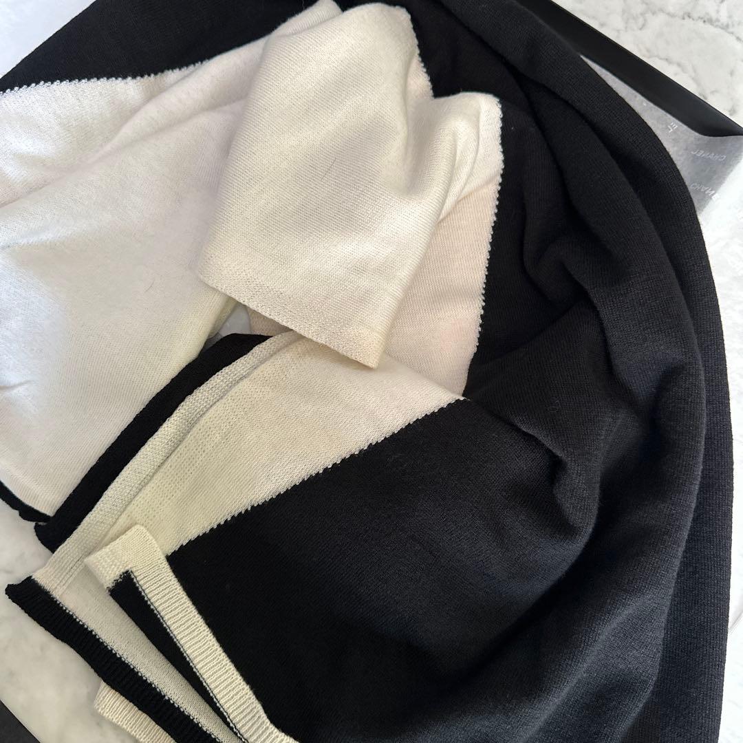 CHANEL ロゴ入りマフラー ブラック/ホワイト