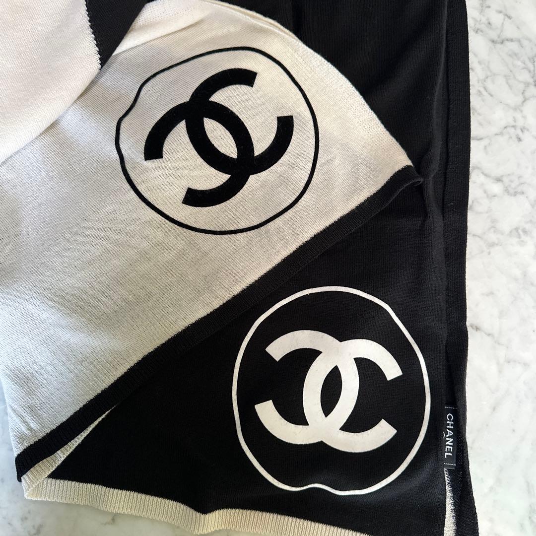 CHANEL ロゴ入りマフラー ブラック/ホワイト