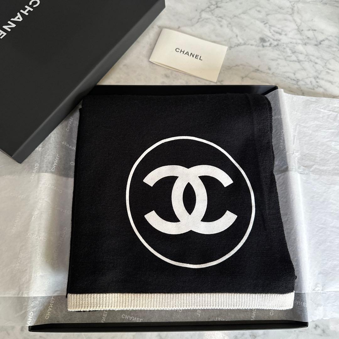 CHANEL ロゴ入りマフラー ブラック/ホワイト