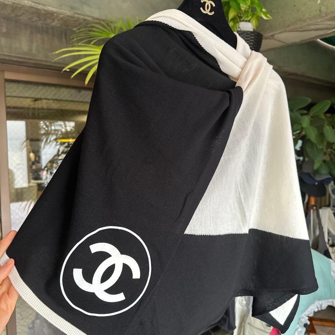 CHANEL ロゴ入りマフラー ブラック/ホワイト