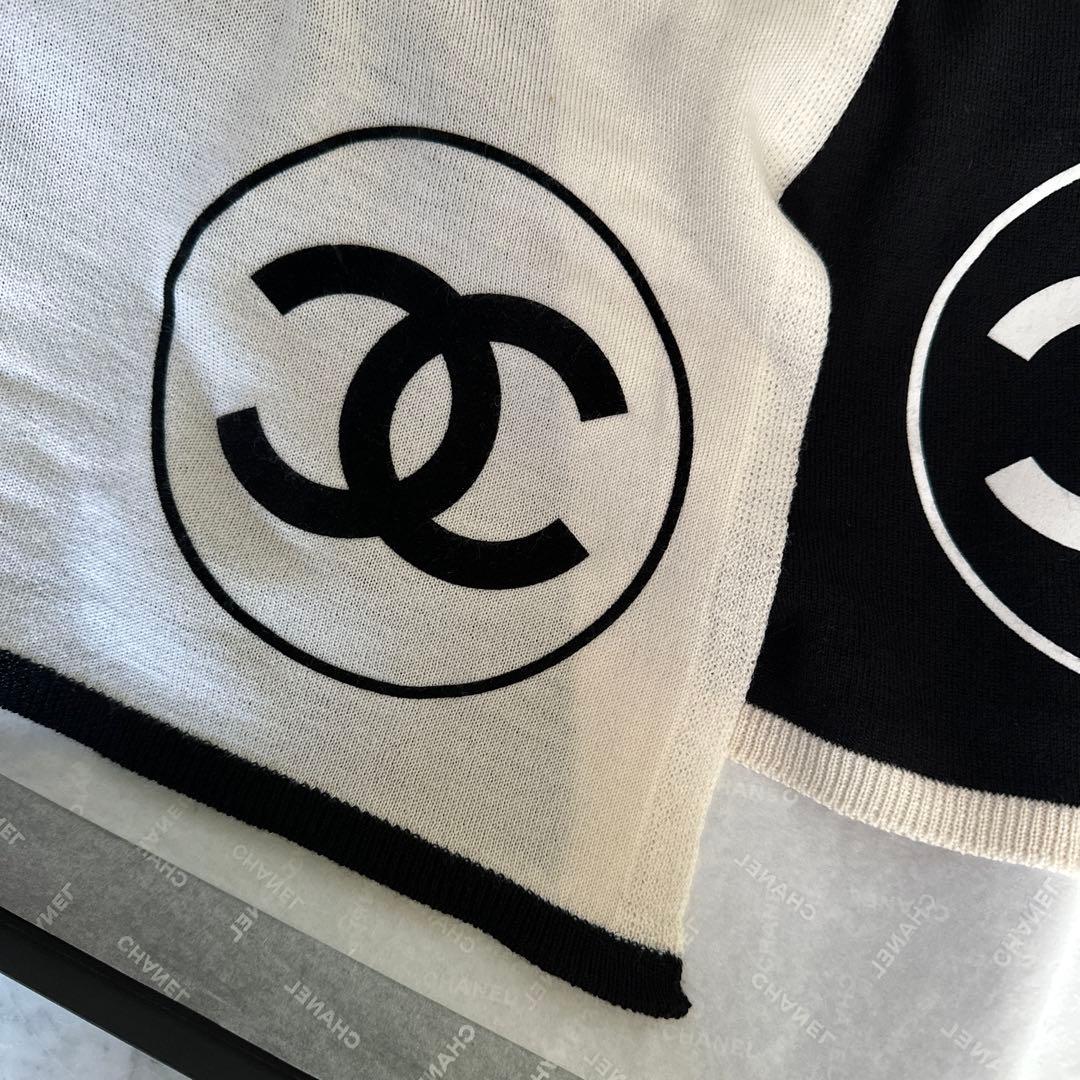 CHANEL ロゴ入りマフラー ブラック/ホワイト