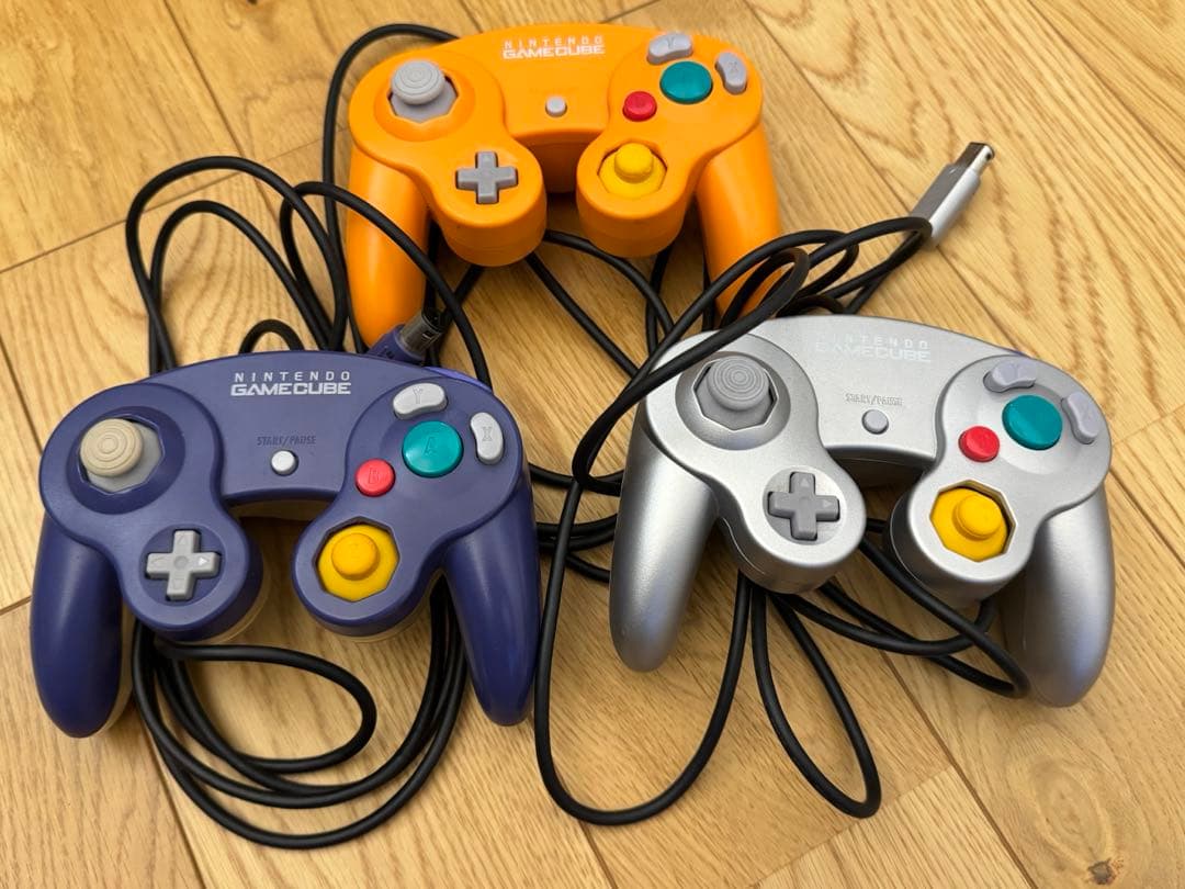 動作確認済　ゲームキューブ本体 ＆ コントローラー3個セット　メモリカード付き