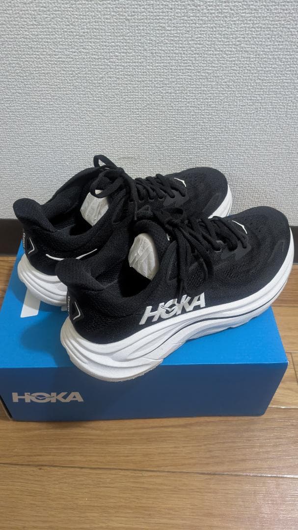 HOKA CLIFTON 10 7.5B(24cm) ブラック/ホワイト