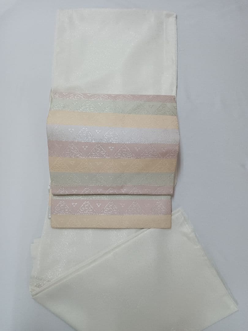 洗える色無地　花唐草地紋　Lサイズ　オフホワイト