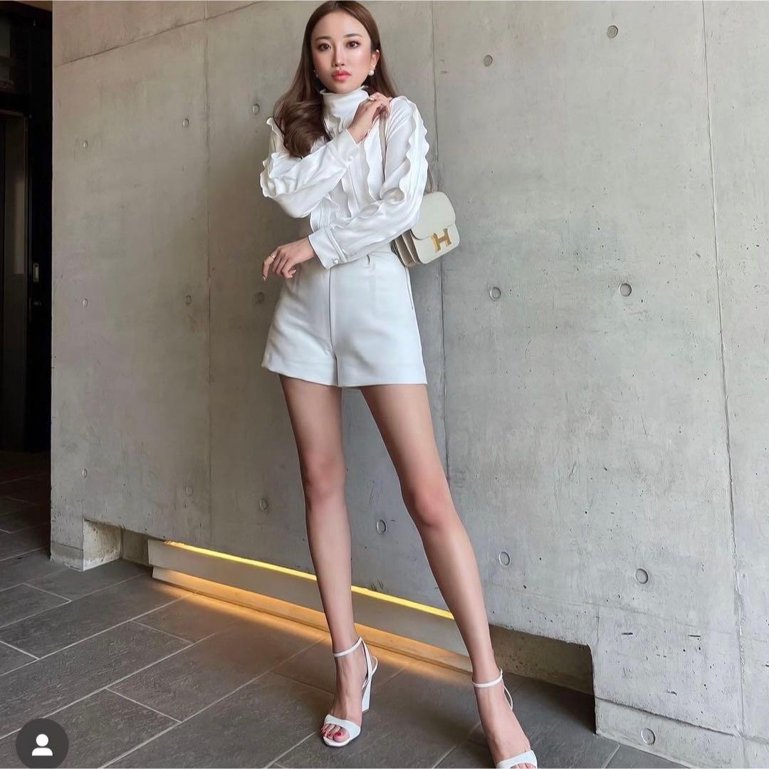 【新品・未使用】シェリエ　sheller ホワイト　ショートパンツ