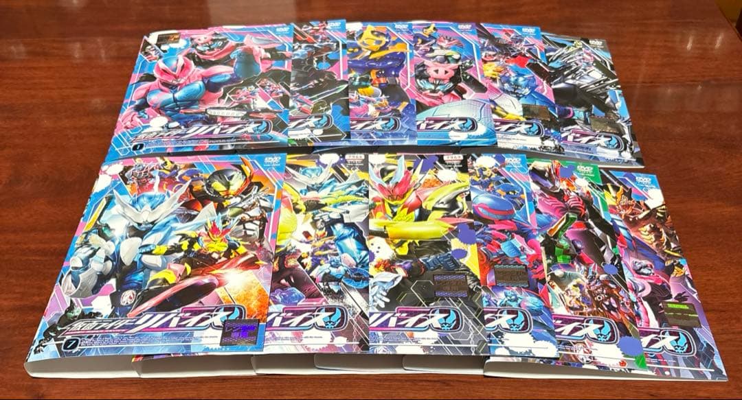 仮面ライダーリバイス 全巻完結セット 劇場版付 dvd