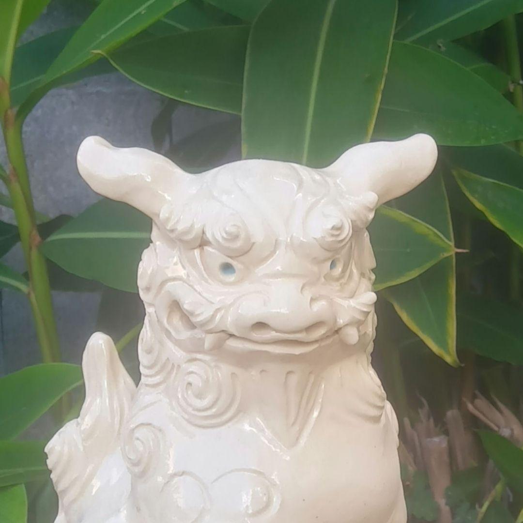 シーサー　白　玉抱き　沖縄　置物　やちむん　魔除け　縁起物