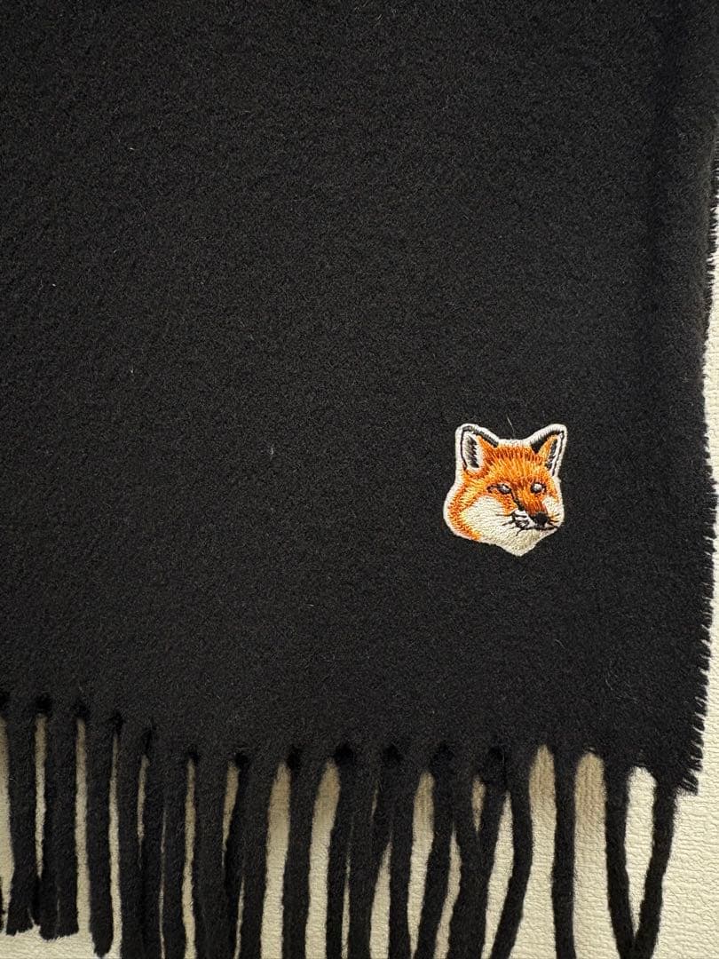 MAISON KITSUNÉ メゾンキツネ フォックス刺繍 ウールマフラー 黒