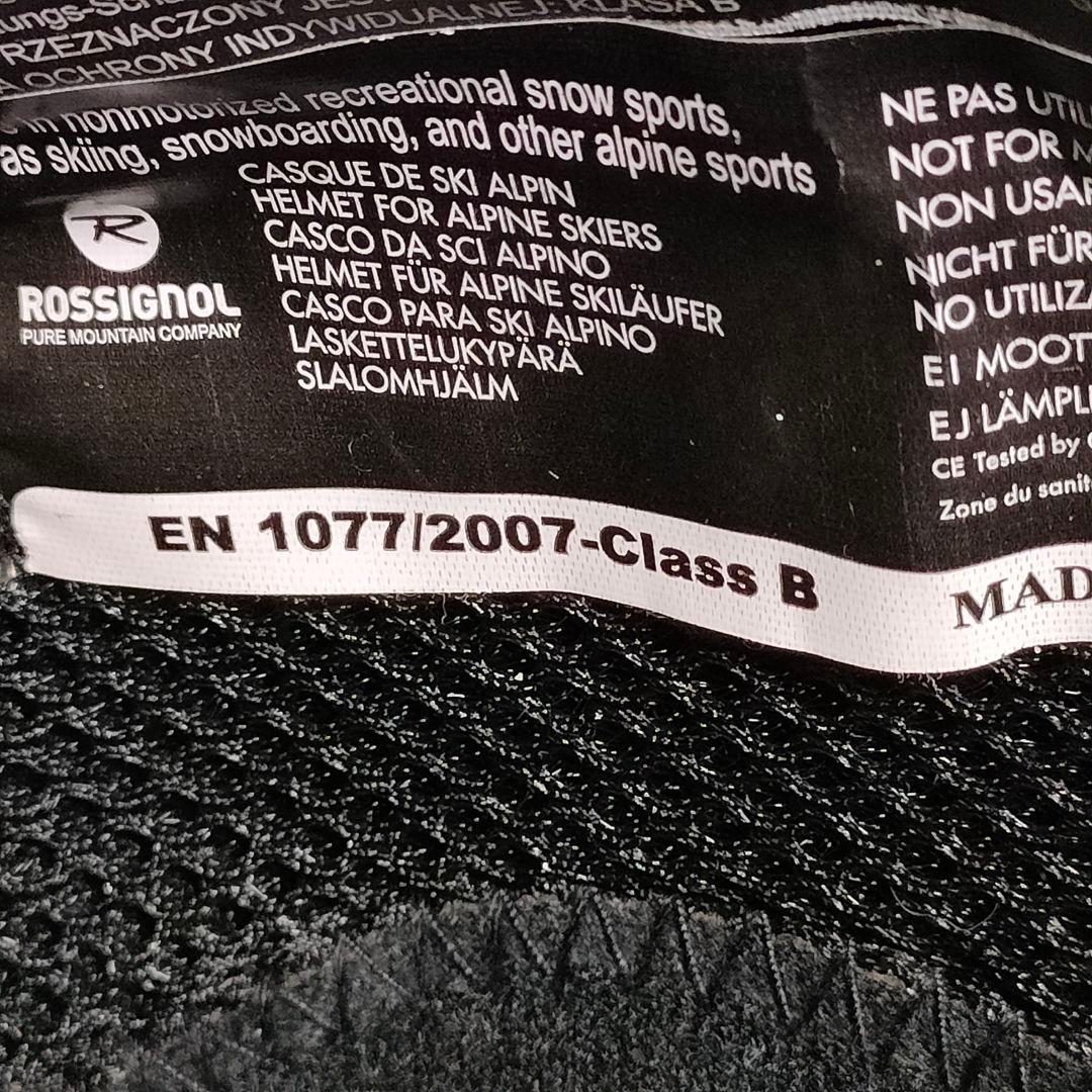 美品 ROSSIGNOL ロシニョール スノーヘルメット ジュニア ピンク