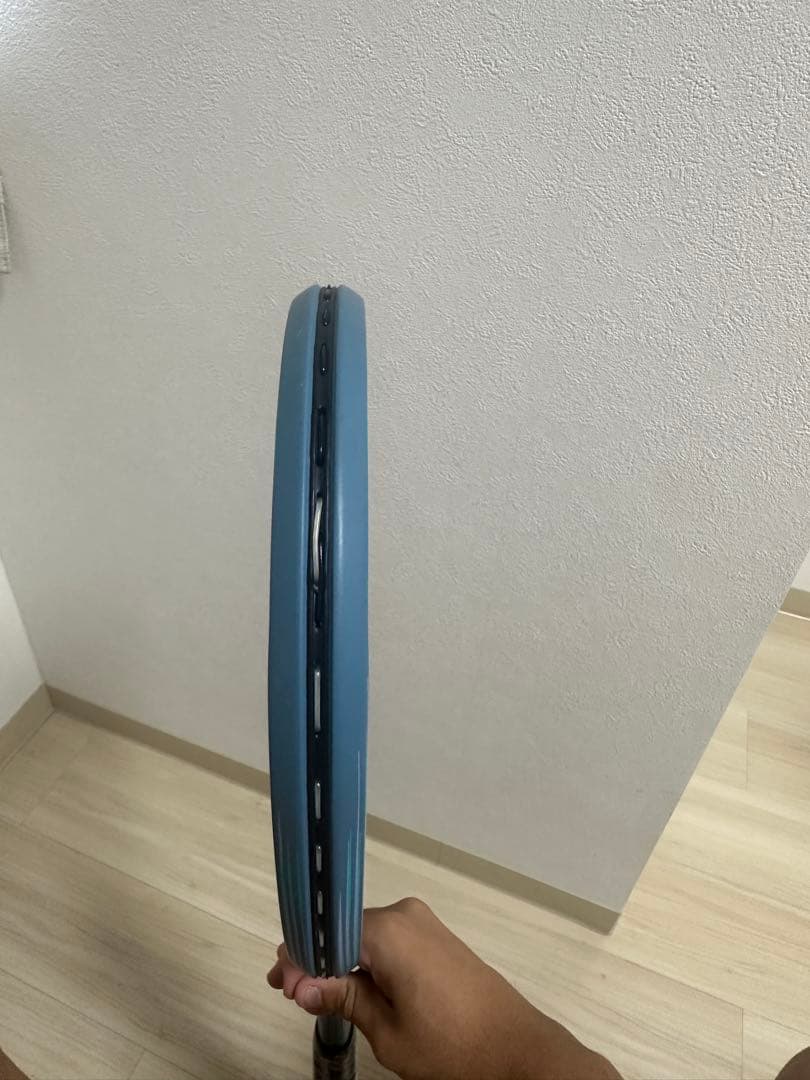 青いテニスラケット 軟式用