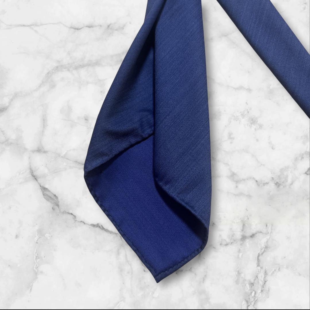 【未使用に近い】　高級　アットバンヌッチ　ネクタイ　ネイビー　セッテピエゲ
