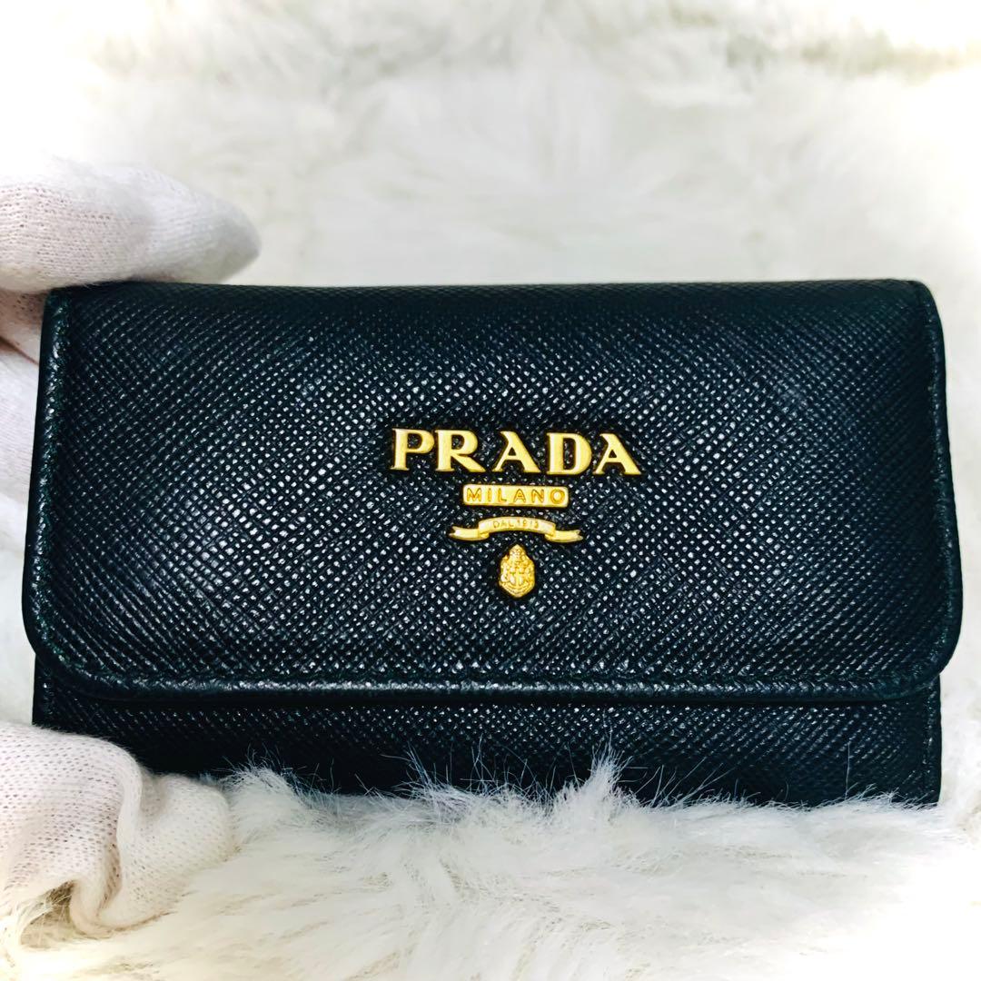 【極美品】PRADA プラダ 6連 レザーキーケース　黒