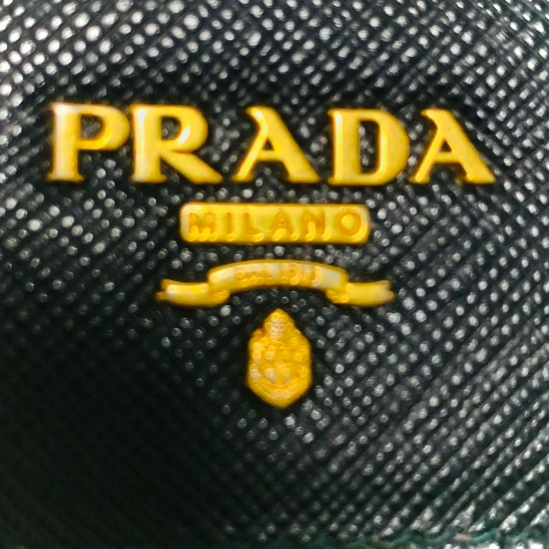 【極美品】PRADA プラダ 6連 レザーキーケース　黒