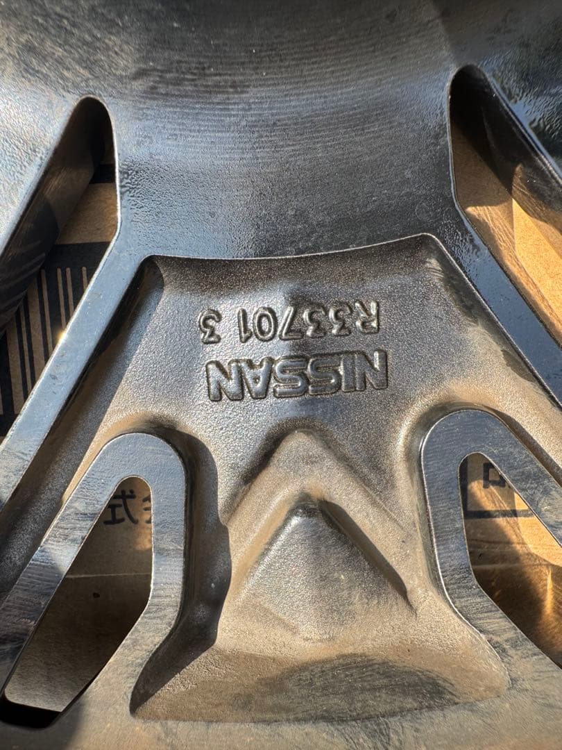 日産　リーフ　ZE1 純正ホイール