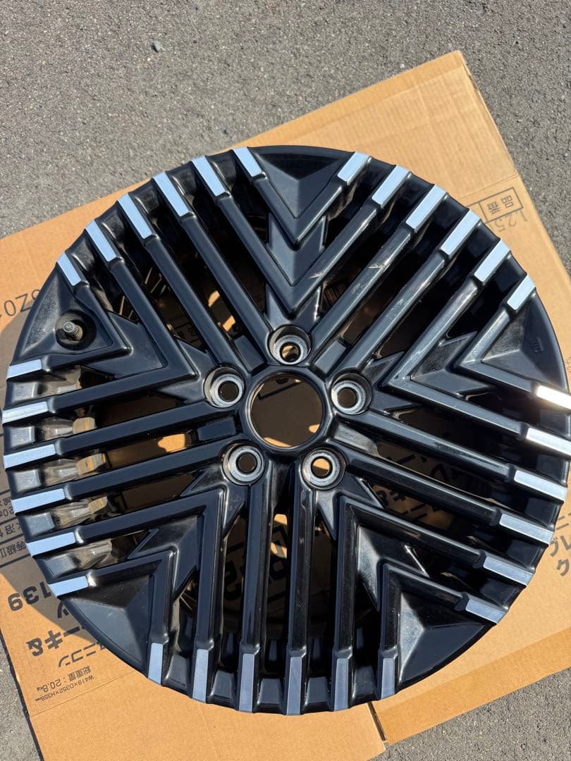 日産　リーフ　ZE1 純正ホイール