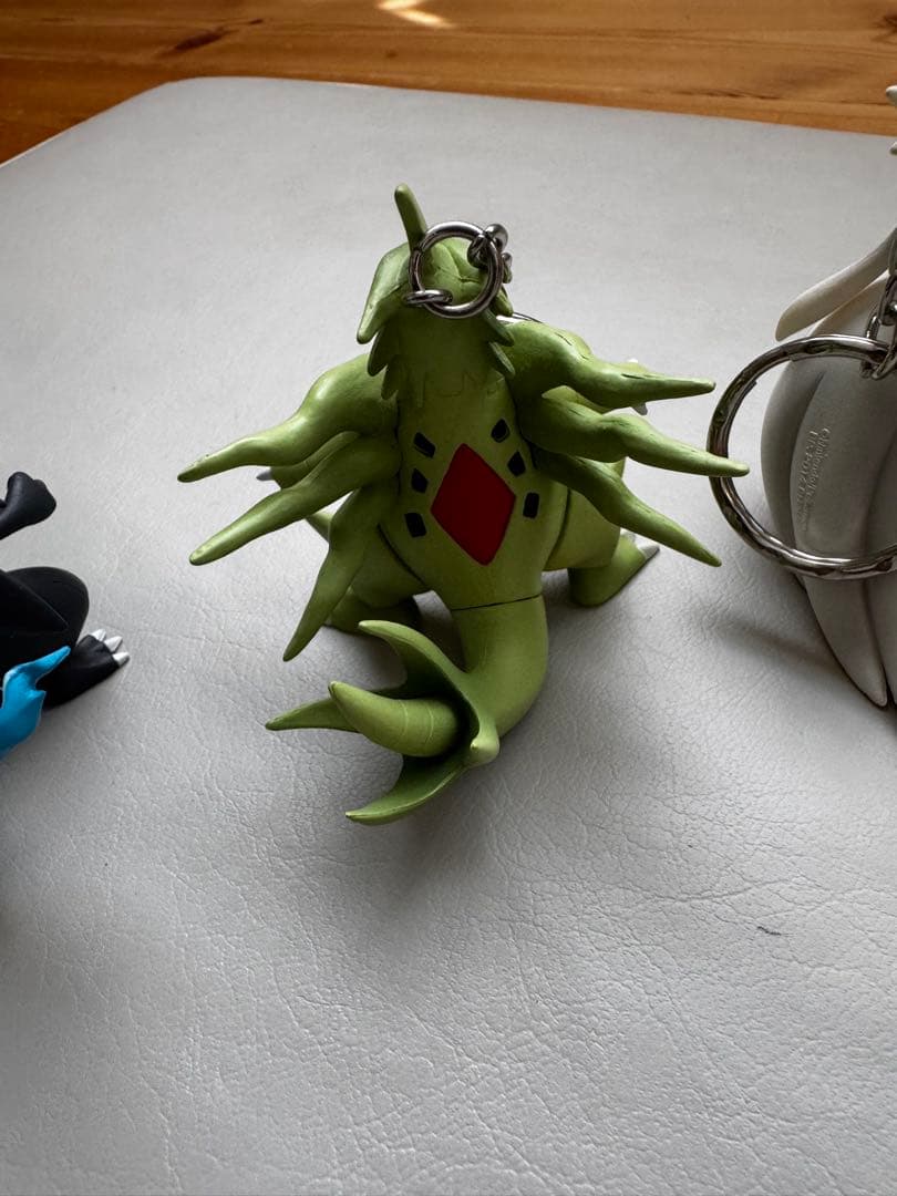 【希少】リアルフィギュアキーホルダー メガシンカ メガリザードンXなど4体セット