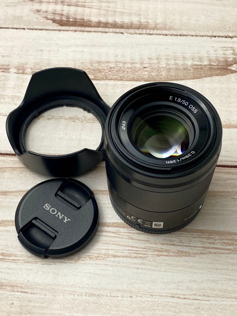 美品　SONY E 50mm F1.8 OSS レンズ　おまけ付き