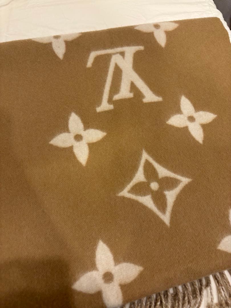 LOUIS VUITTON ルイヴィトン　マフラー レイキャビック　ベージュ