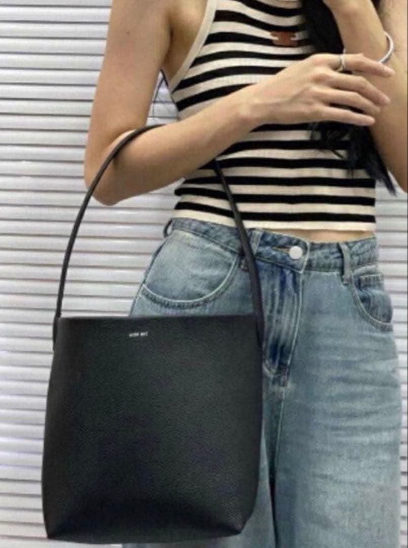 久々出品＊新品未使用＊【ブラックトート バッグ THEROW ロゴ付き】 ＞