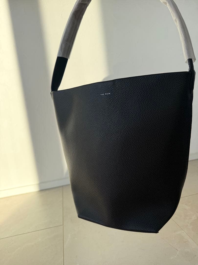 久々出品＊新品未使用＊【ブラックトート バッグ THEROW ロゴ付き】 ＞