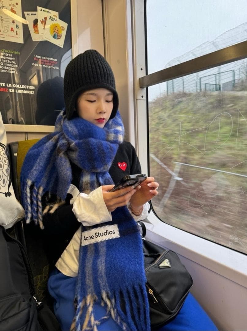 【入手困難】Acne Studios マフラー　モヘアタータンスカーフ