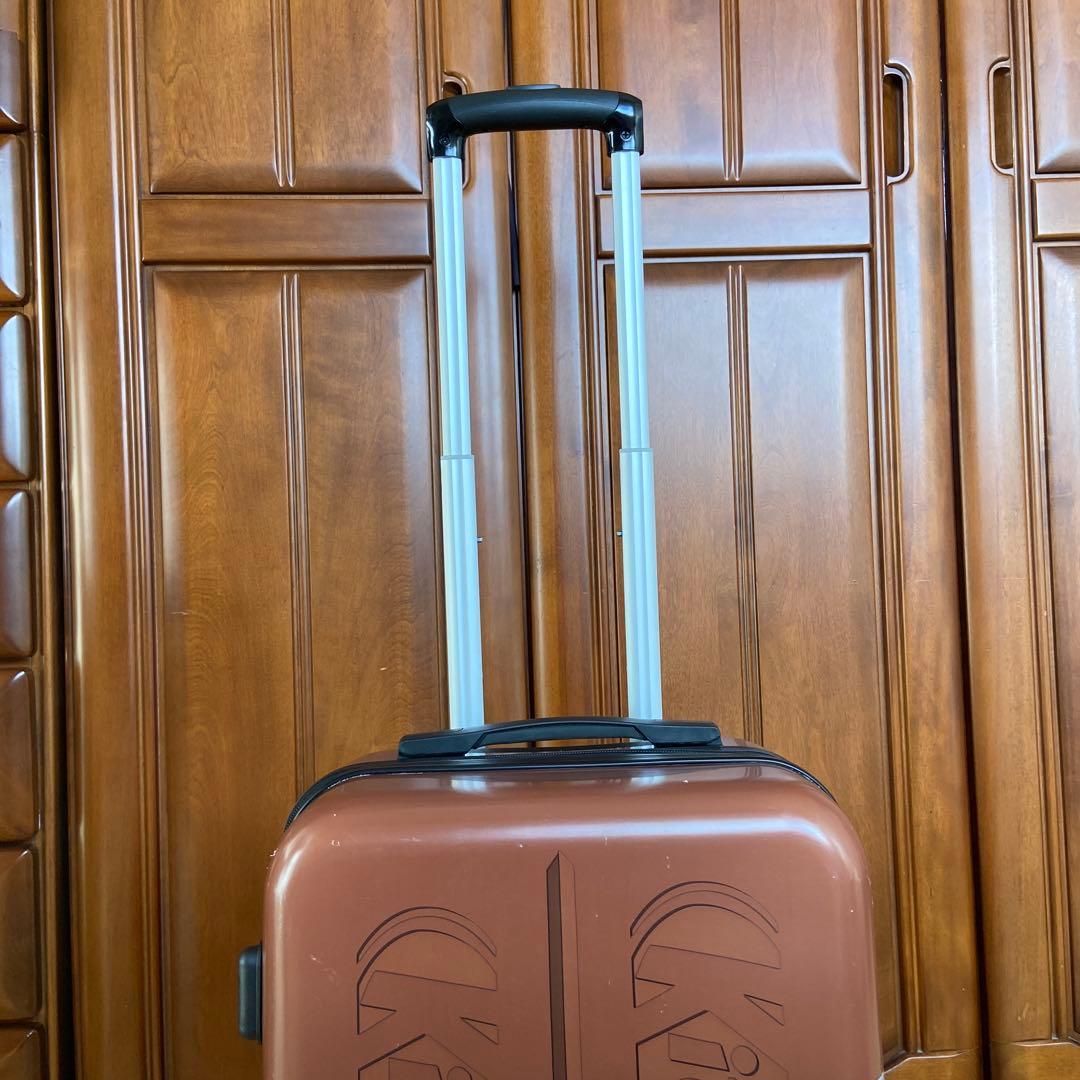 非売品　キットカットキャリーケース　スーツケース