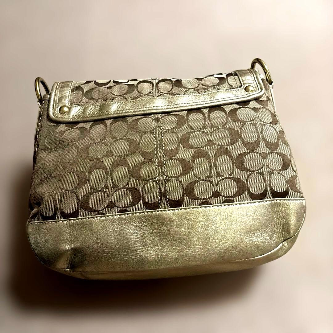 コーチ レガシーシグネチャーターンロック y2kショルダー　ゴールド/ベージュ