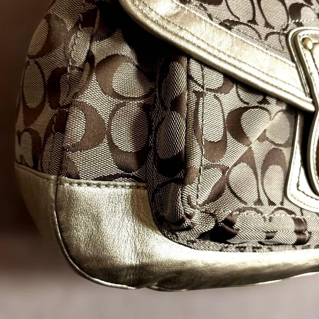 コーチ レガシーシグネチャーターンロック y2kショルダー　ゴールド/ベージュ