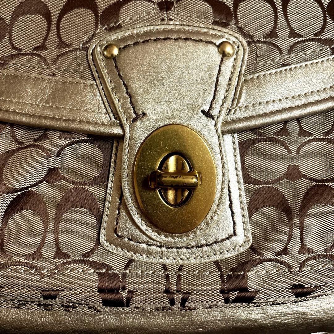 コーチ レガシーシグネチャーターンロック y2kショルダー　ゴールド/ベージュ