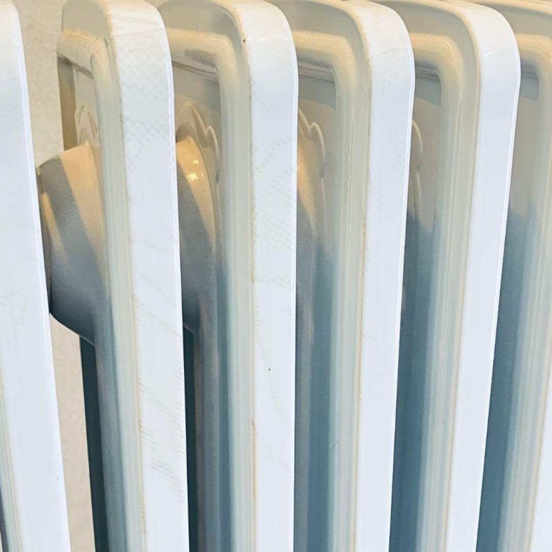 デロンギ　アミカルド オイルヒーター ピュアホワイト＋ダークグレー　直接引取歓迎