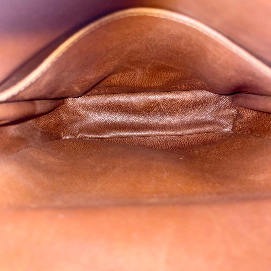 ルイヴィトン ショルダーバッグ モノグラム アマゾン　ポケットベタなし